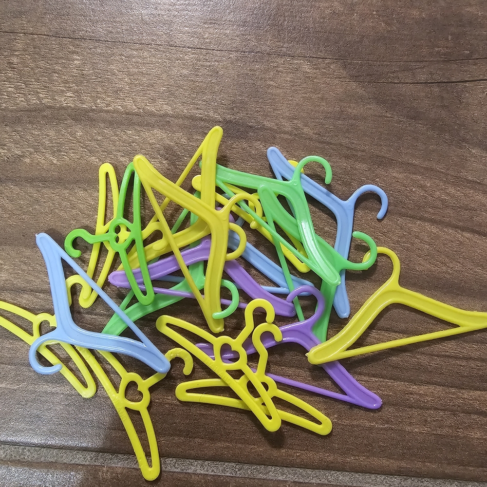 18 Vintage Mattel Barbie Hangers